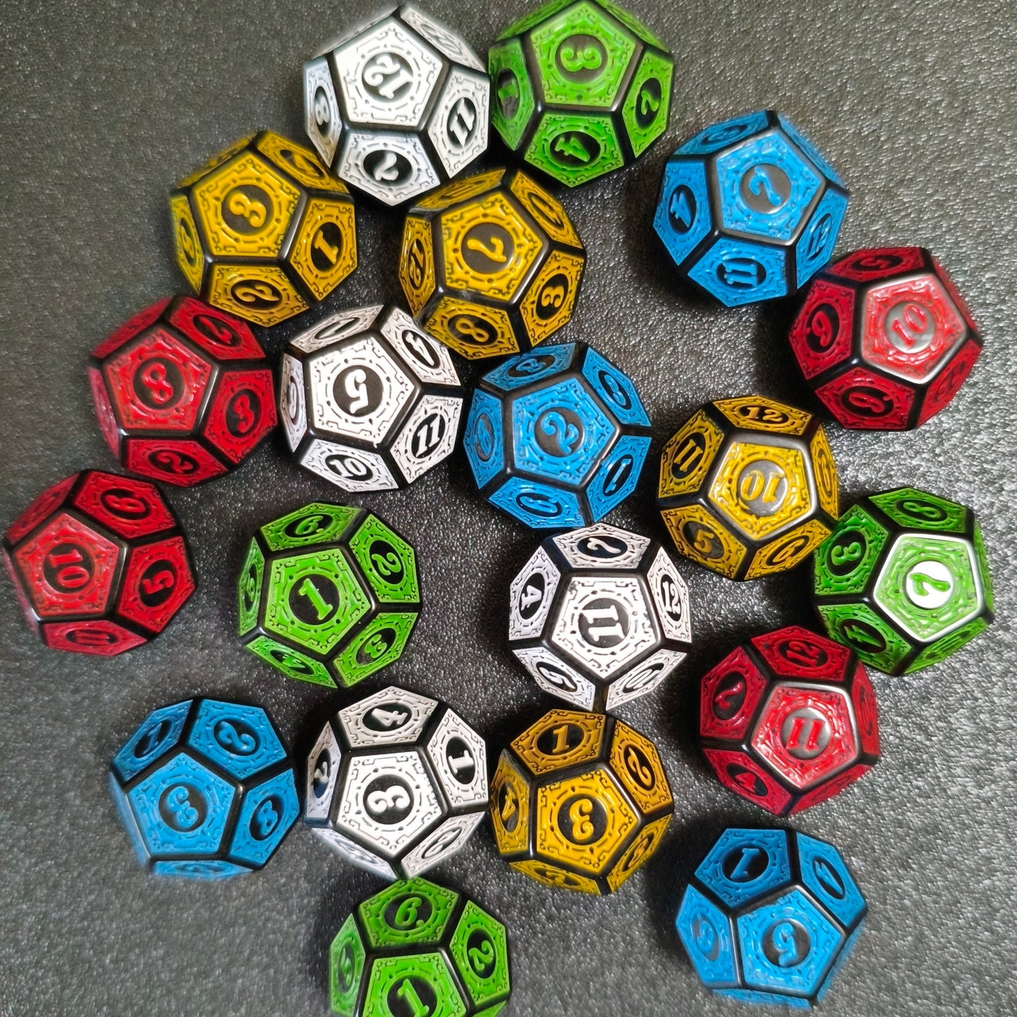 Ornament Würfel - D12 (16mm) - Einzelwürfel